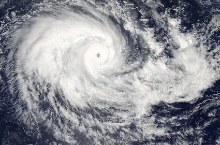Последствия тайфуна в Приморье ликвидируют сотни человек и более 200 единиц техники